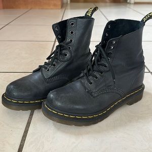 1460 pascal dr. marten’s 8 eye boot